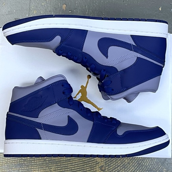 Air Jordan 1 Mid SE Iron Purple DH7821-500 WMNS Georgetown Dallas Cowboys - Picture 2 of 9